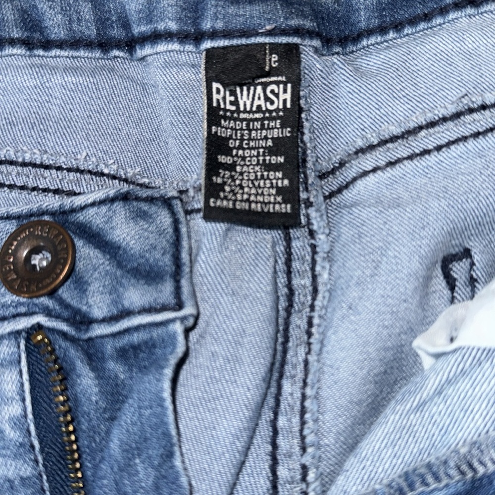 Distress Jeans with raw hem - Picture 3 of 4